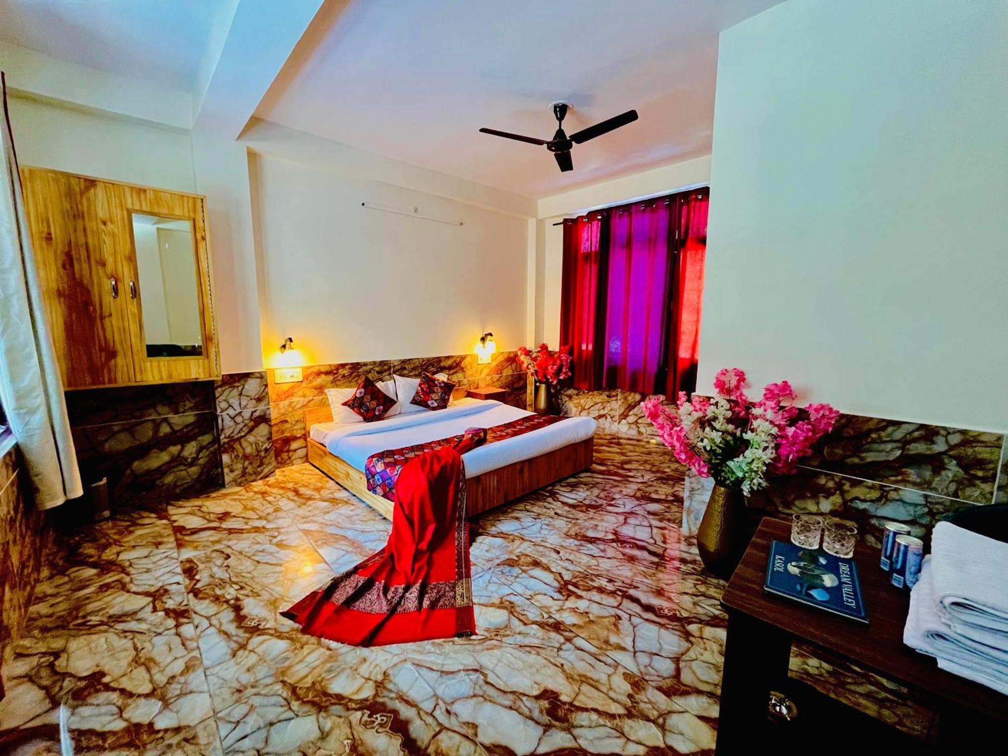 Hotel Brownie River View Kasol Exterior foto